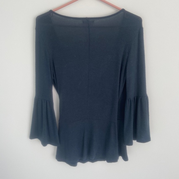 Bell sleeve wrap top Maurice’s - Picture 4 of 4